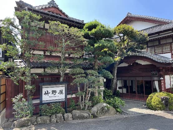 出雲大社　大鳥居の直ぐ近くにある 「竹野屋旅館」 　山下達郎さんの奥さん、竹内まりやさんの実家です