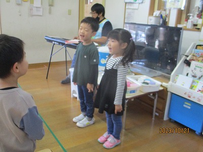 3歳児 保育参観　朝の活動IMG_2122