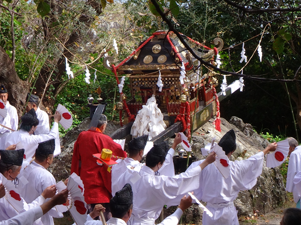 令和5年 伊東市富戸 三島神社例大祭 神輿渡御 鹿島踊り