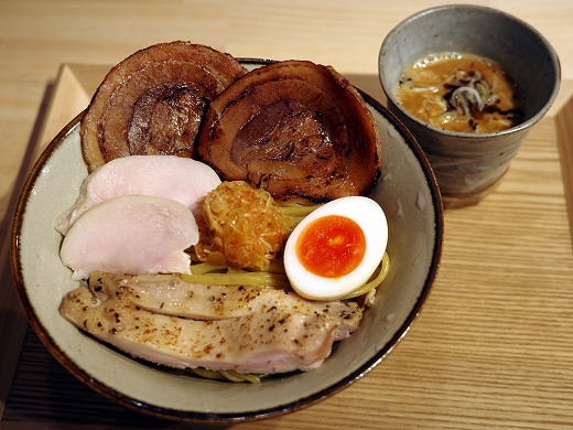 自家製麺 肉スタイル林・炙り焼豚つけ麺スペシャル